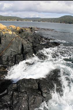 small swell at South-East Islet