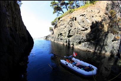 tied up in narrow canyon