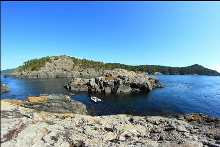 anchored in the gap between 2 islets