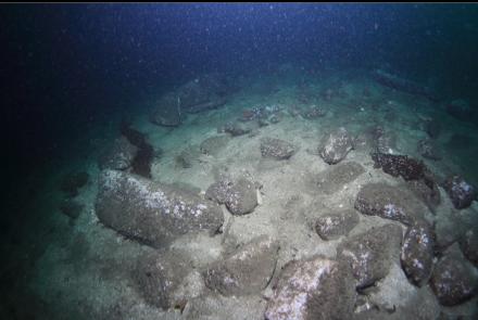 boulders 80 feet deep