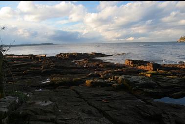 rocks heading towards dive entry