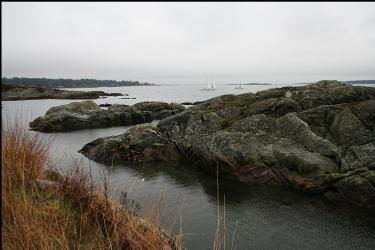 REEFS ON LEFT-HAND SIDE