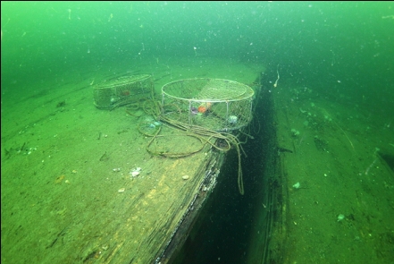 crab traps and gap between drydocks